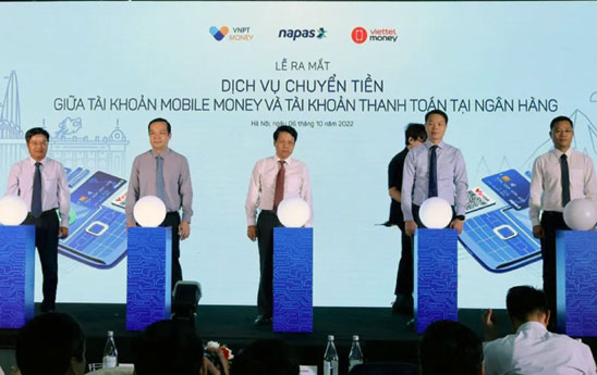 Liên thông chuyển tiền giữa tài khoản thanh toán tại ngân hàng và Mobile Money