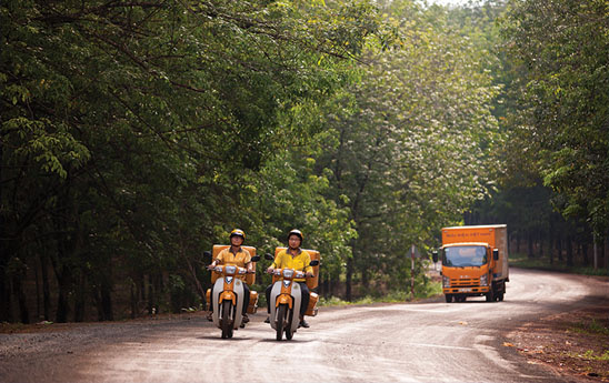 Thị trường chuyển phát 2023: Doanh nghiệp Việt “ứng chiến” với đối thủ ngoại