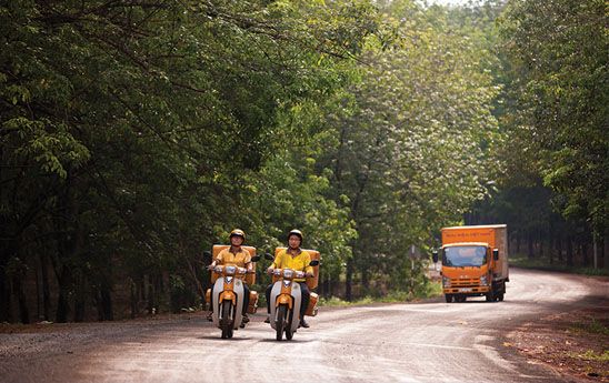 Thị trường chuyển phát 2023: Doanh nghiệp Việt “ứng chiến” với đối thủ ngoại
