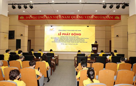Vietnam Post hưởng ứng và tham gia chương trình “Sóng và máy tính cho em”