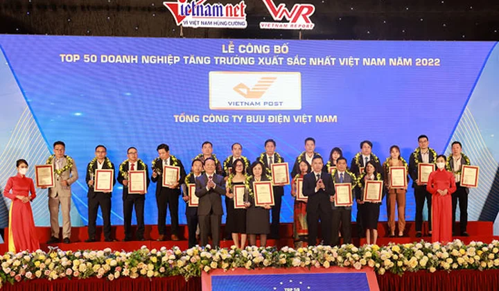 Vietnam Post lọt vào Top 50 Doanh nghiệp tăng trưởng xuất sắc nhất Việt Nam 2022