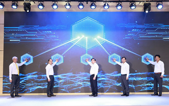 Vietnam Post ra mắt Trung tâm kinh doanh thương mại điện tử Postmart