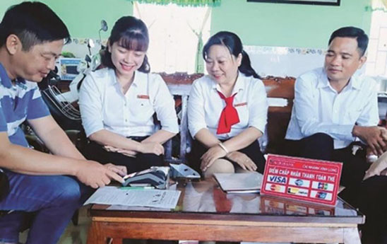 Agribank đưa dịch vụ ngân hàng đến từng hộ dân