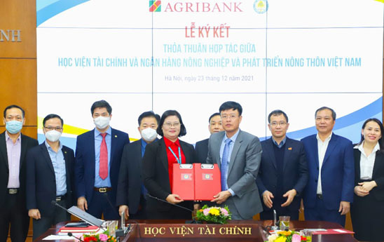 Agribank và Học viện Tài chính ký kết thỏa thuận hợp tác