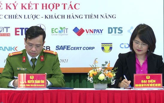 BIDV tiên phong sử dụng Căn cước công dân gắn chip trong giao dịch ngân hàng