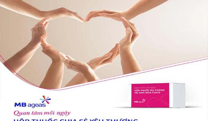 MB Ageas Life tặng “Hộp thuốc chia sẻ yêu thương” cho khách hàng tại tâm dịch TP. HCM