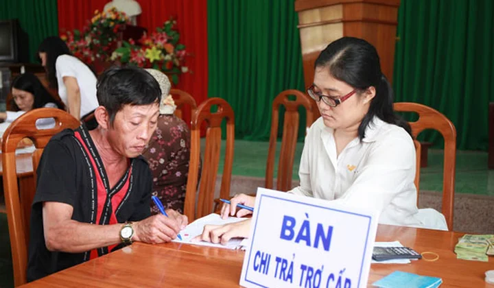 Nhiều lợi ích trong chi trả các chế độ chính sách qua Bưu điện