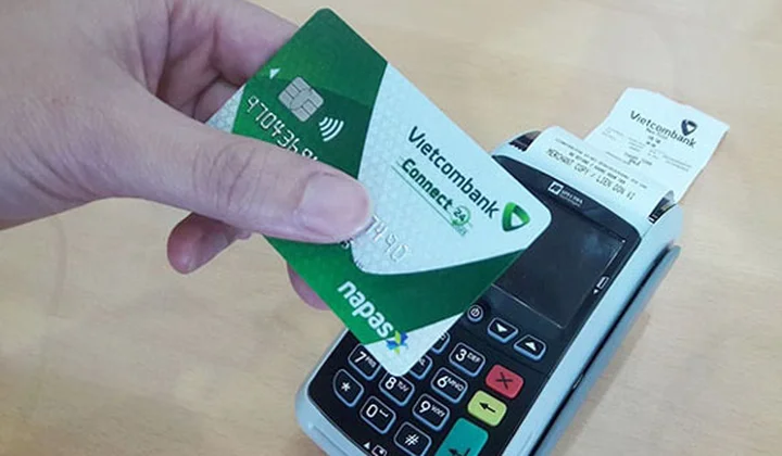 Vietcombank phát triển thẻ Chip tích hợp công nghệ thanh toán không chạm-Contactless