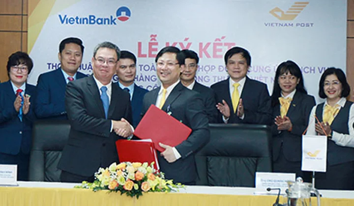 VietinBank và VNPost hỗ trợ khách hàng giao dịch thuận tiện