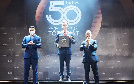 VietinBank vào Top 50 Công ty niêm yết tốt nhất năm 2021 của Forbes Việt Nam
