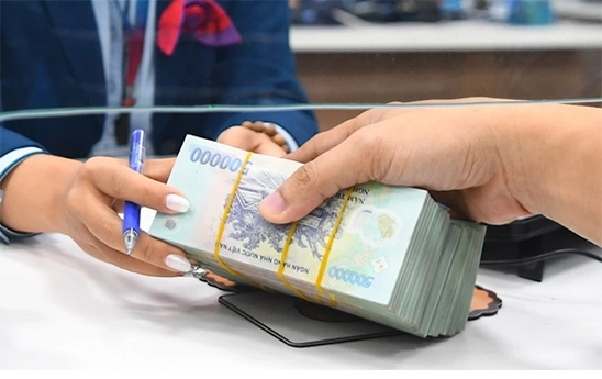 Có doanh nghiệp vay tiền ngân hàng để đầu tư vào chứng khoán, bất động sản