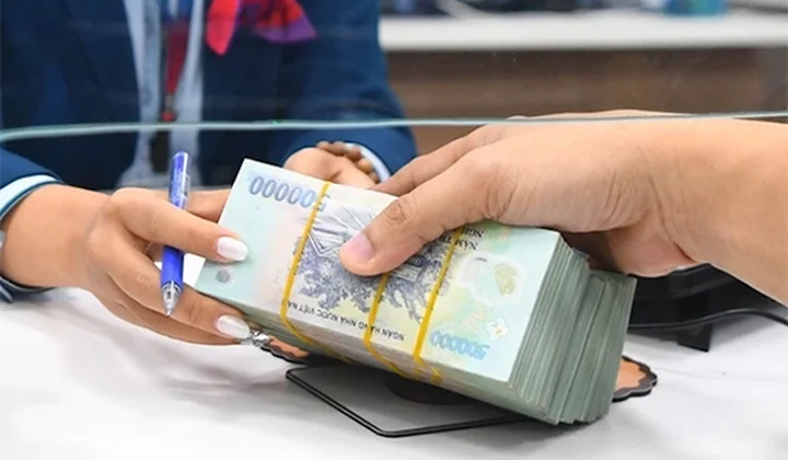 Có doanh nghiệp vay tiền ngân hàng để đầu tư vào chứng khoán, bất động sản
