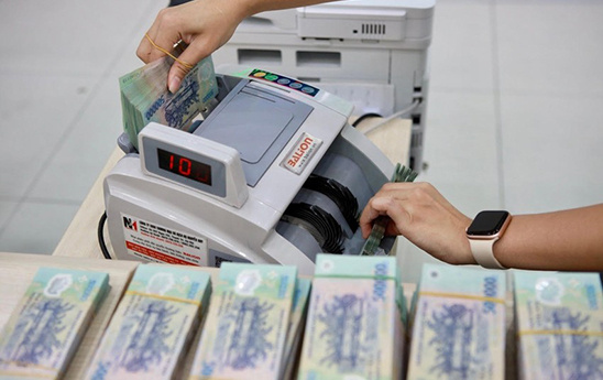 Một loạt ngân hàng giảm mạnh lãi suất tiền gửi, có nơi chỉ còn 3,6%