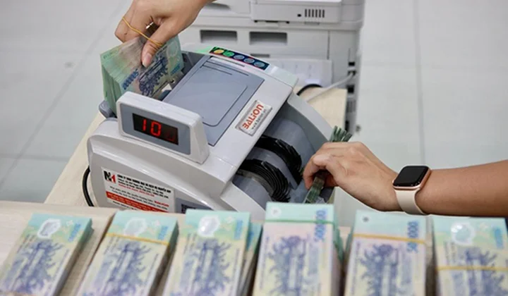 Một loạt ngân hàng giảm mạnh lãi suất tiền gửi, có nơi chỉ còn 3,6%