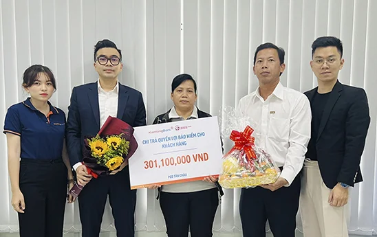 KienlongBank chi trả hơn 300 triệu đồng bồi thường bảo hiểm cho khách hàng tại An Giang