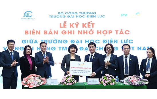 PVcomBank ký kết hợp tác và trao học bổng toàn phần tới sinh viên Trường Đại học Điện lực
