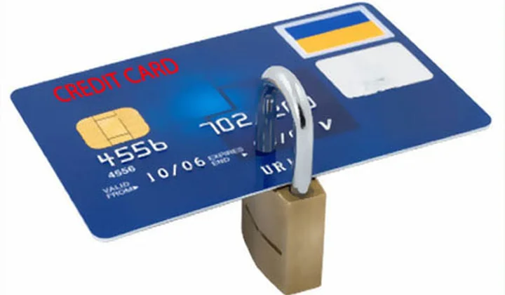 Chủ động khóa thẻ tín dụng khi phát hiện kẻ gian lợi dụng