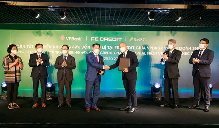 VPBank hoàn tất thỏa thuận bán 49% vốn điều lệ tại FE Credit cho SMBC Group