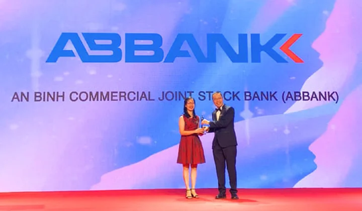 ABBank lần thứ 3 liên tiếp nhận giải “Nơi làm việc tốt nhất châu Á năm 2022”