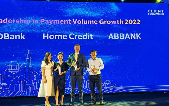 ABBank nhận giải thưởng “Ngân hàng có tỷ lệ tăng trưởng doanh số thẻ cao nhất năm 2022” của Visa