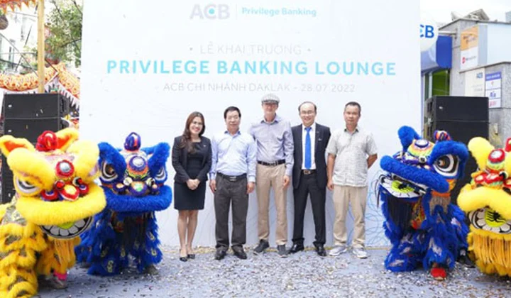 ACB triển khai mô hình phục vụ khách hàng ưu tiên tại Tây Nguyên