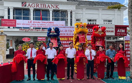 Agribank Hậu Giang khai trương AutoBank CDM tại thị xã Long Mỹ