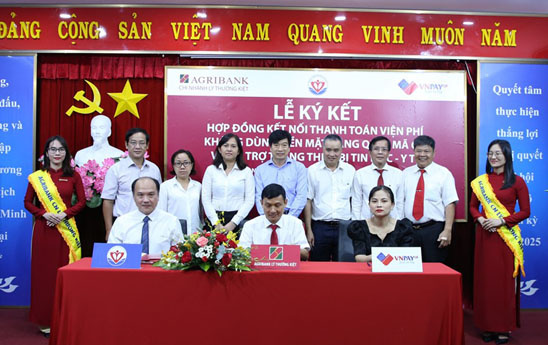 Agribank Lý Thường Kiệt và Bệnh viện Trưng Vương triển khai dịch vụ thanh toán không dùng tiền mặt