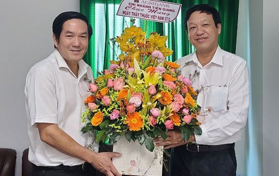 Agribank Tiền Giang tri ân những người thầy thuốc Việt Nam