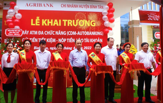 Agribank Vĩnh Long khai trương Ngân hàng tự động tại huyện Bình Tân
