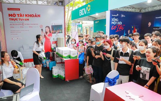 Agribank đồng hành cùng "Nhà ngân hàng tương lai" năm 2023