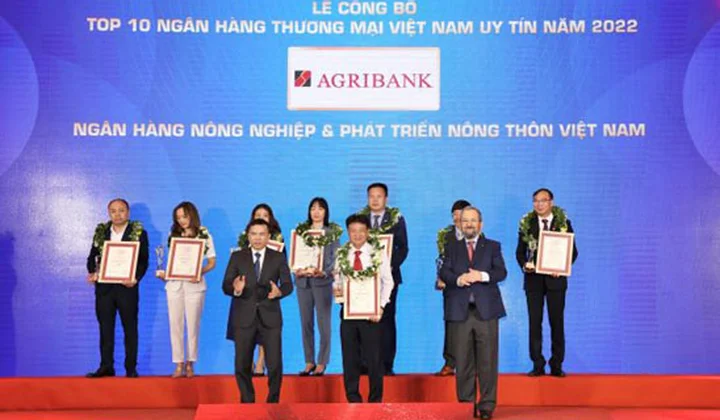 Agribank được vinh danh trong Top 10 Ngân hàng thương mại Việt Nam uy tín 2022