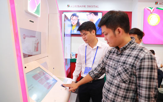Agribank ra mắt mô hình Ngân hàng số tự động