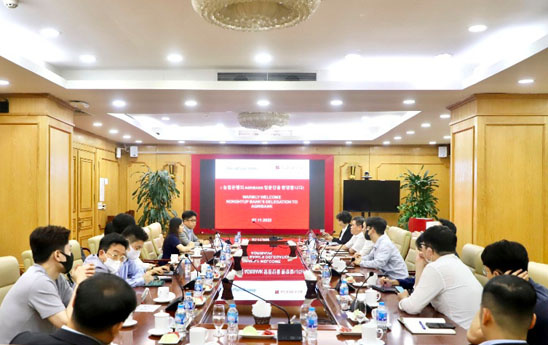 Agribank tiếp đoàn Công tác của Tập đoàn tài chính NongHuyp tới thăm và làm việc