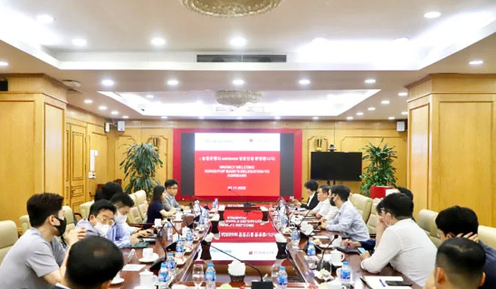 Agribank tiếp đoàn Công tác của Tập đoàn tài chính NongHuyp tới thăm và làm việc