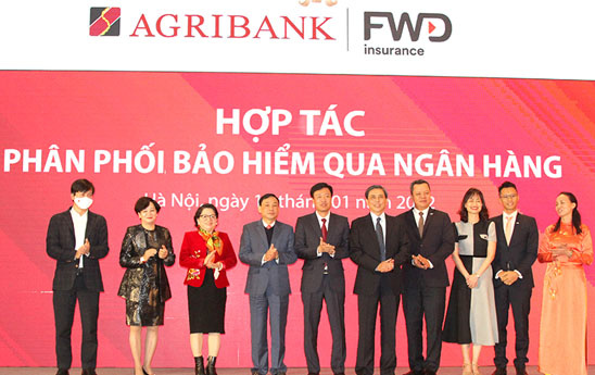 Agribank và FWD Việt Nam triển khai hợp tác về phân phối bảo hiểm qua ngân hàng