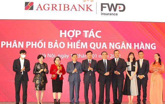 Agribank và FWD Việt Nam triển khai hợp tác về phân phối bảo hiểm qua ngân hàng