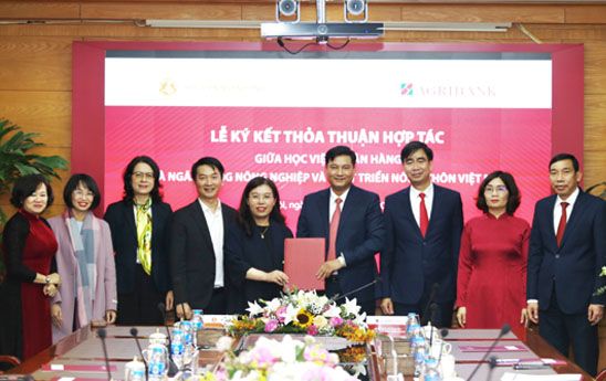 Agribank và Học viện Ngân hàng ký kết thỏa thuận hợp tác toàn diện