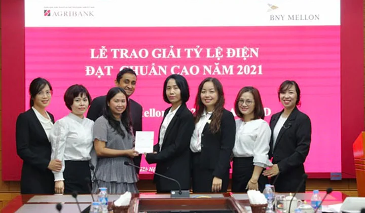 Agribank vinh dự nhận giải thưởng “Tỷ lệ điện đạt chuẩn cao năm 2021”