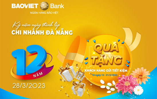 BAOVIET Bank Đà Nẵng tặng quà khách hàng dịp kỷ niệm 12 năm thành lập