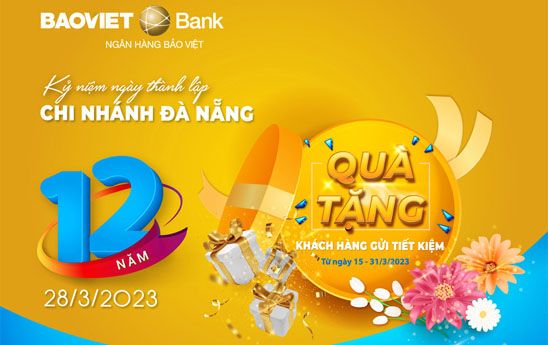 BAOVIET Bank Đà Nẵng tặng quà khách hàng dịp kỷ niệm 12 năm thành lập