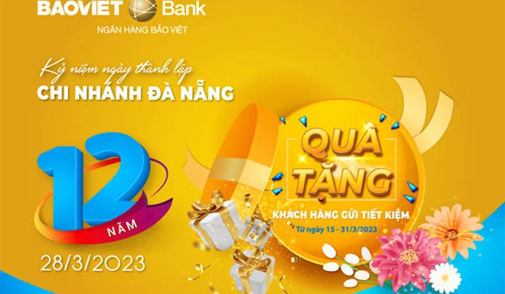 BAOVIET Bank Đà Nẵng tặng quà khách hàng dịp kỷ niệm 12 năm thành lập