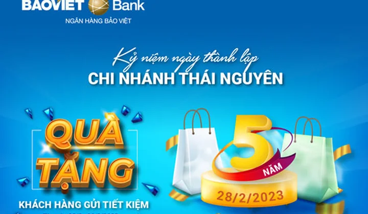 BAOVIET Bank Thái Nguyên tặng quà cho khách hàng gửi tiết kiệm