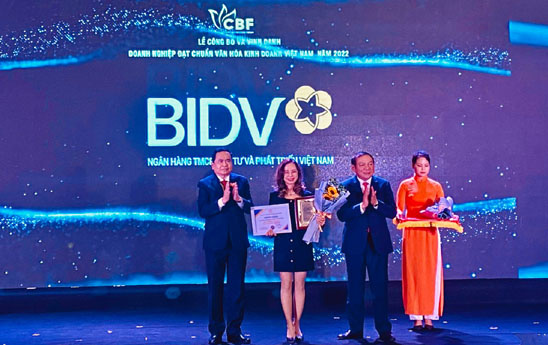 BIDV được vinh danh Doanh nghiệp đạt chuẩn văn hóa kinh doanh Việt Nam năm 2022