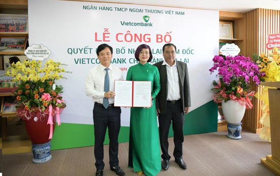 Bà Đỗ Thị Việt Hằng được bổ nhiệm lại giữ chức Giám đốc Vietcombank Gia Lai
