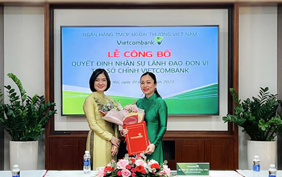 Bà Trần Hồng Nhung giữ chức Phó Giám đốc Trung tâm Xử lý tiền mặt Vietcombank