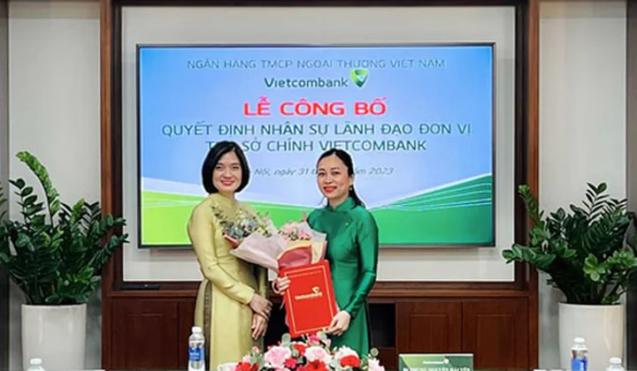 Bà Trần Hồng Nhung giữ chức Phó Giám đốc Trung tâm Xử lý tiền mặt Vietcombank