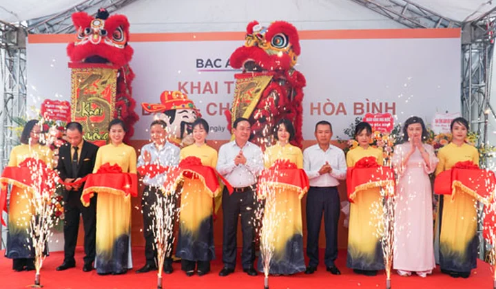BacABank khai trương Chi nhánh Hòa Bình