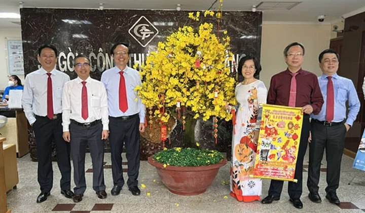 Ban Lãnh đạo SaiGonBank gửi lời chúc Tết đến các chi nhánh