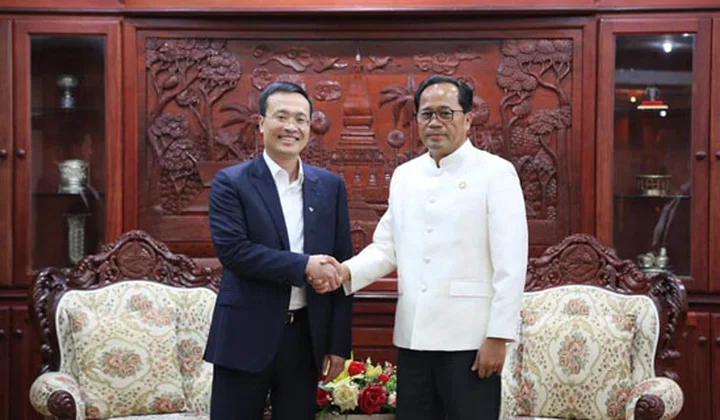 Chủ tịch HĐQT và đoàn lãnh đạo Vietcombank đã đến chào xã giao Thống đốc Ngân hàng Nhà nước Lào