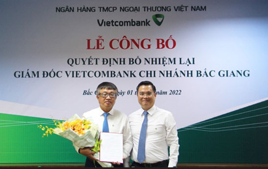 Công bố, bổ nhiệm lại ông Lê Hồng Tâm Giám đốc chi nhánh Vietcombank Bắc Giang